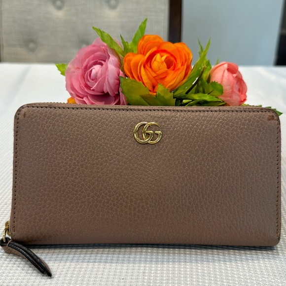 Authentic Gucci marmont zippy wallet - Picture 1 of 11